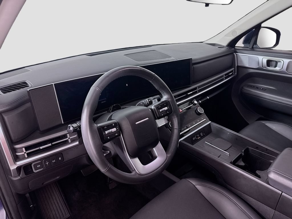 Used 2025 Hyundai Santa Fe SEL FWD image 9