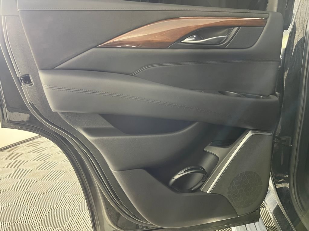 Used 2020 Cadillac Escalade Premium Luxury image 12