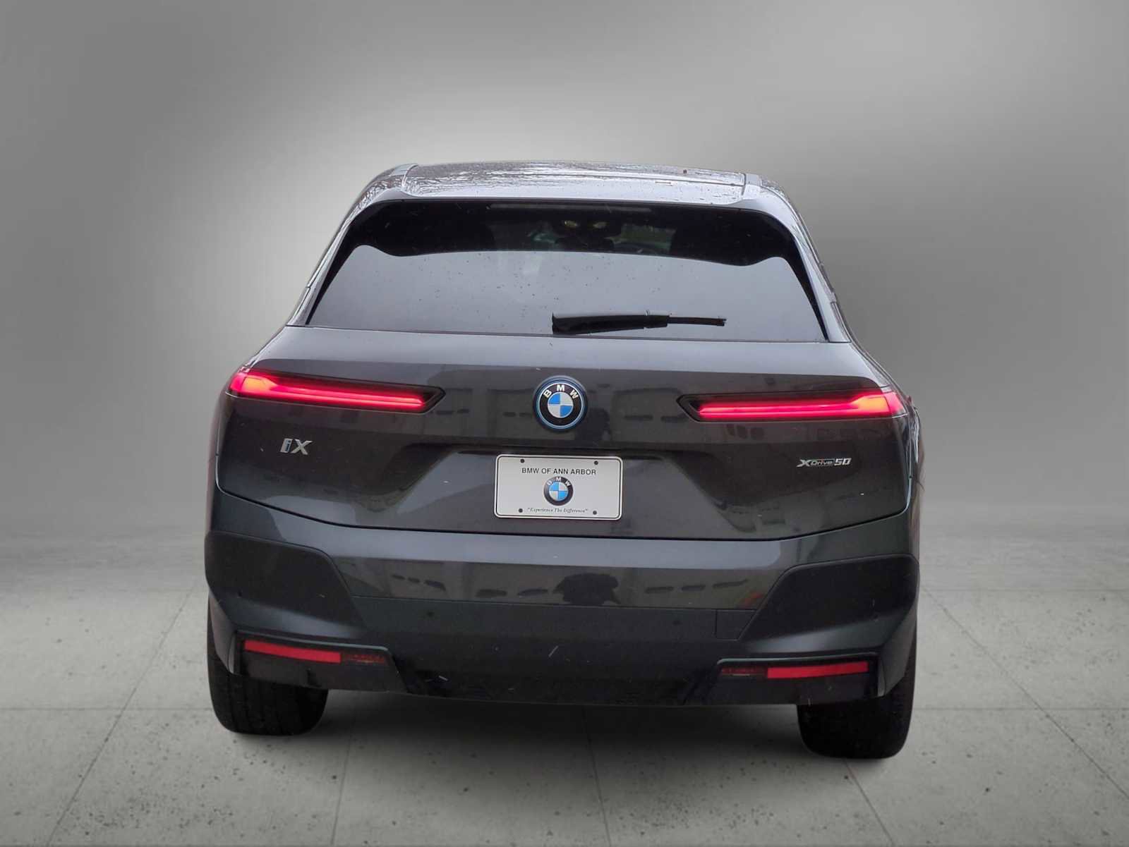 Used 2025 BMW iX xDrive50 image 7