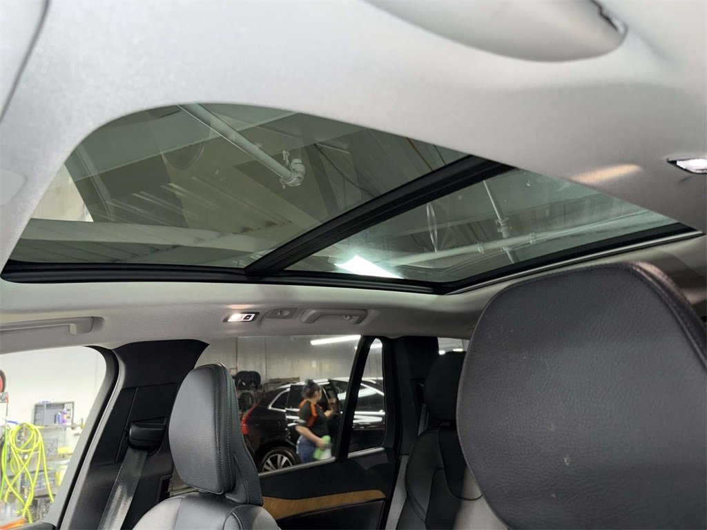 Used 2022 Volvo XC90 T6 Momentum w/ Advanced Package image 20