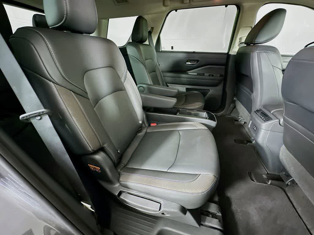 Used 2023 Nissan Pathfinder SL w/ SL Premium Package AWD/4WD image 35