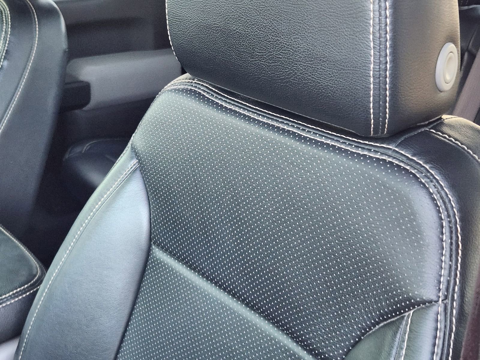 Used 2019 Chevrolet Silverado 1500 LT w/ Texas Edition image 16