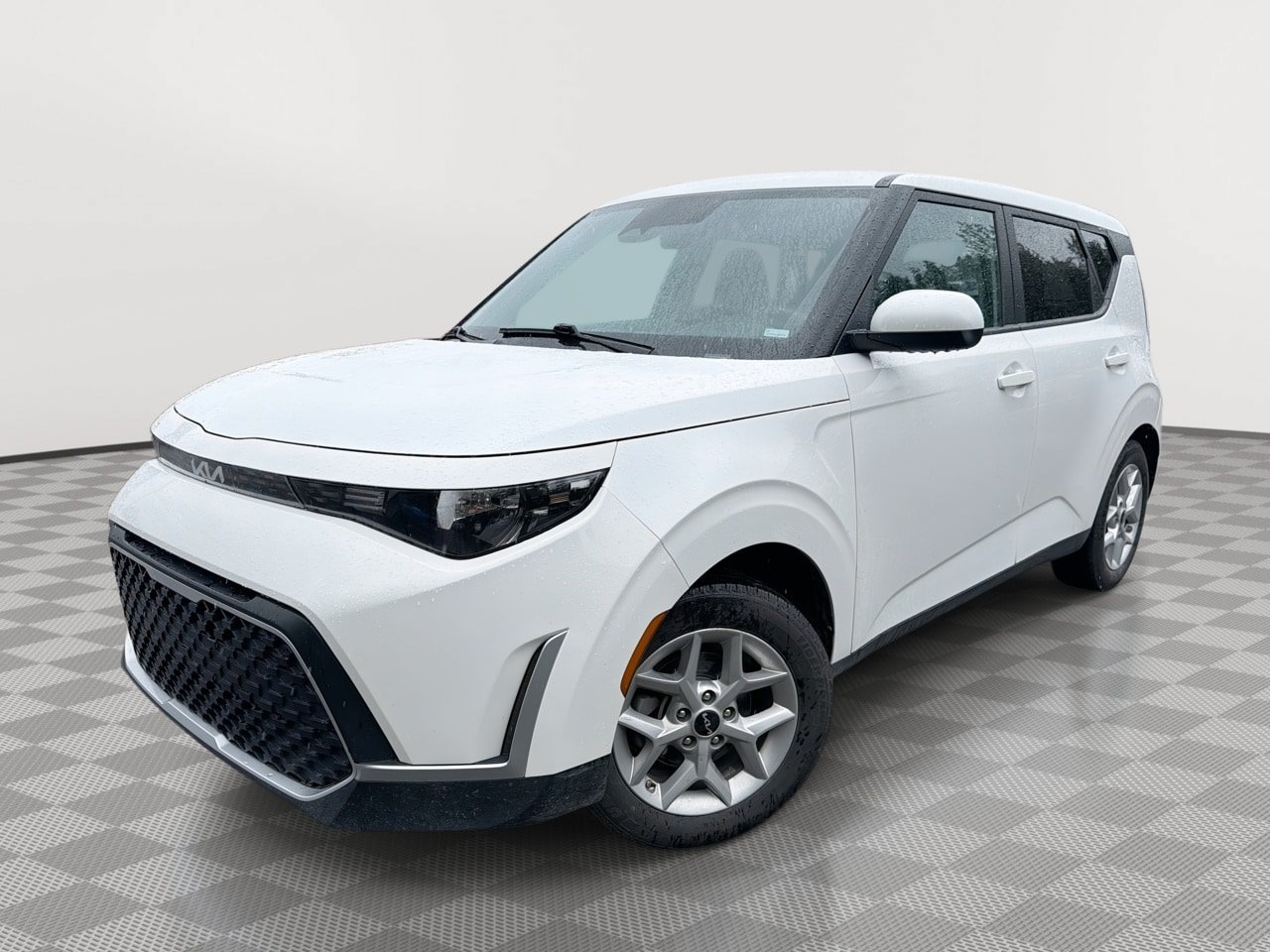 Used 2024 Kia Soul LX w/ Option Group 015 FWD image 1