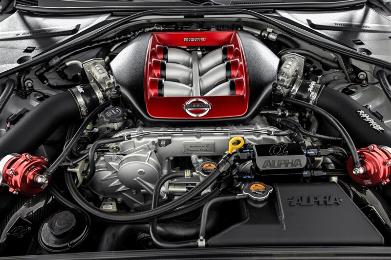 Used 2017 Nissan GT-R NISMO AWD/4WD image 34