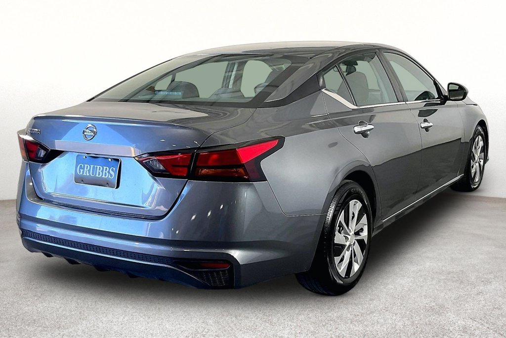 Used 2022 Nissan Altima 2.5 S FWD image 2