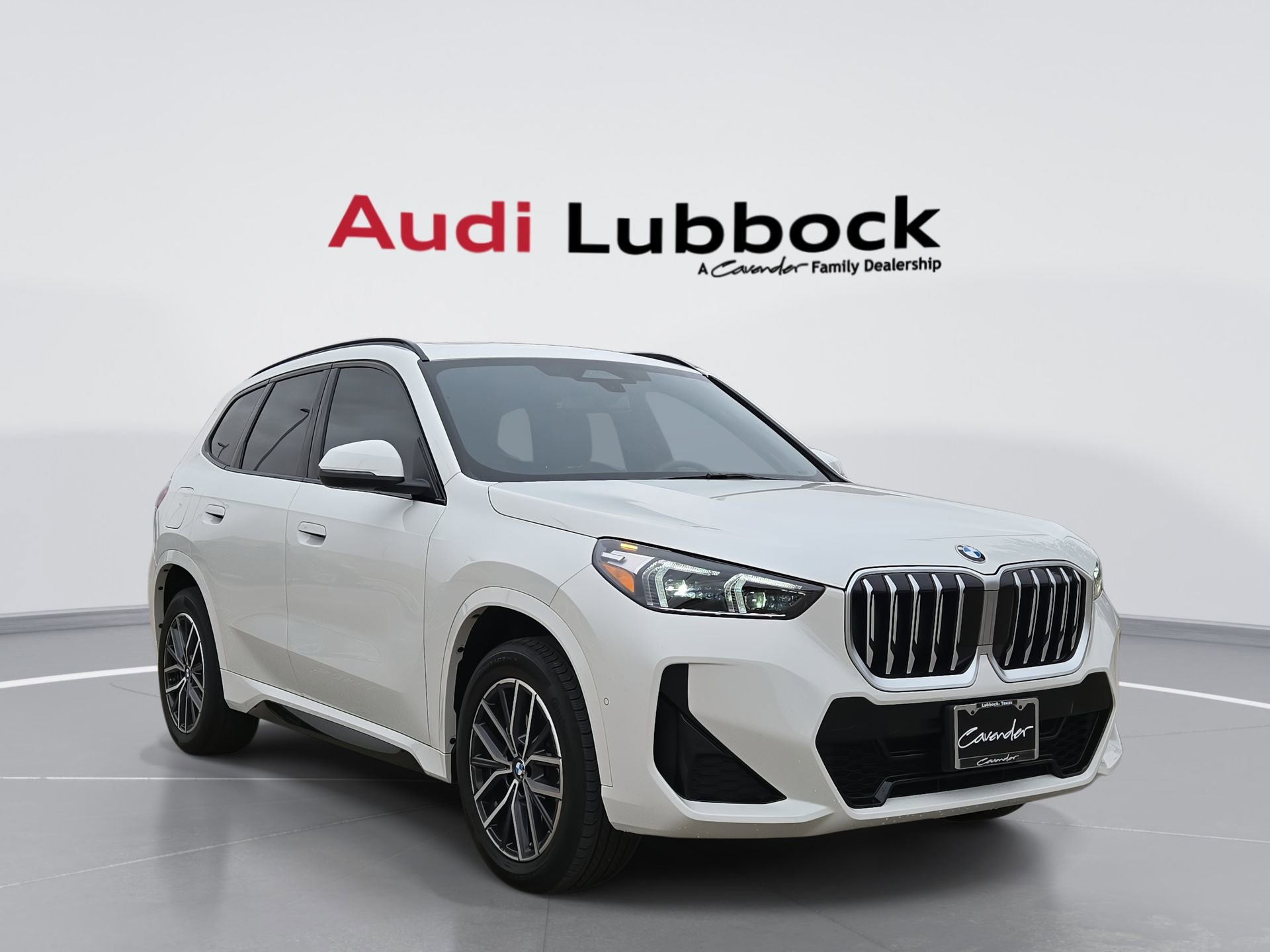 Used 2026 BMW X1 xDrive28i image 1