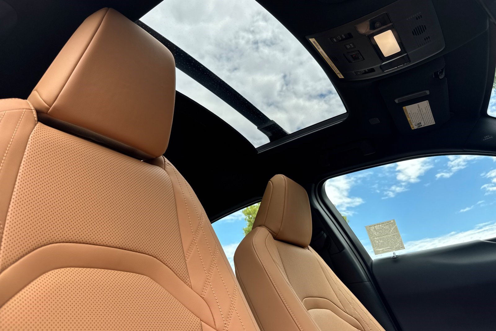 Used 2026 Lexus UX 300h AWD w/ Accessory Package (P1) image 21