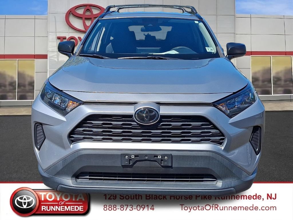 Certified 2021 Toyota RAV4 LE AWD/4WD image 2