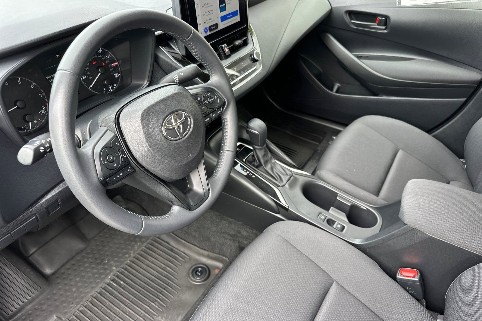 Used 2024 Toyota Corolla LE w/ LE Premium Package image 10