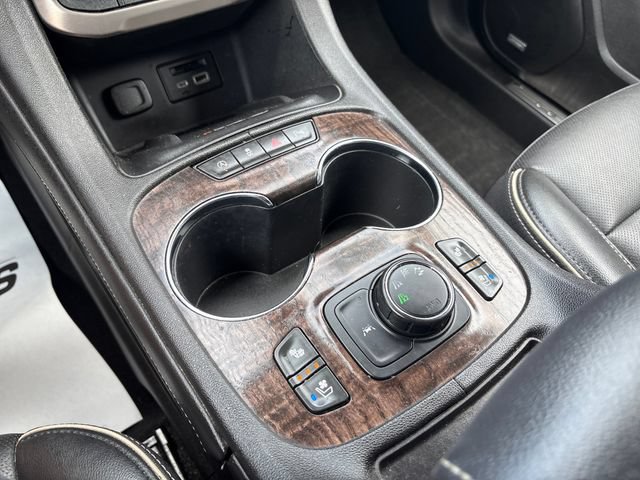 Used 2022 GMC Acadia Denali w/ Denali Technology Package AWD/4WD image 19