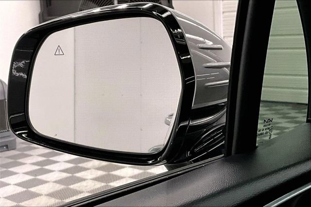 Used 2025 Kia Sorento S image 33