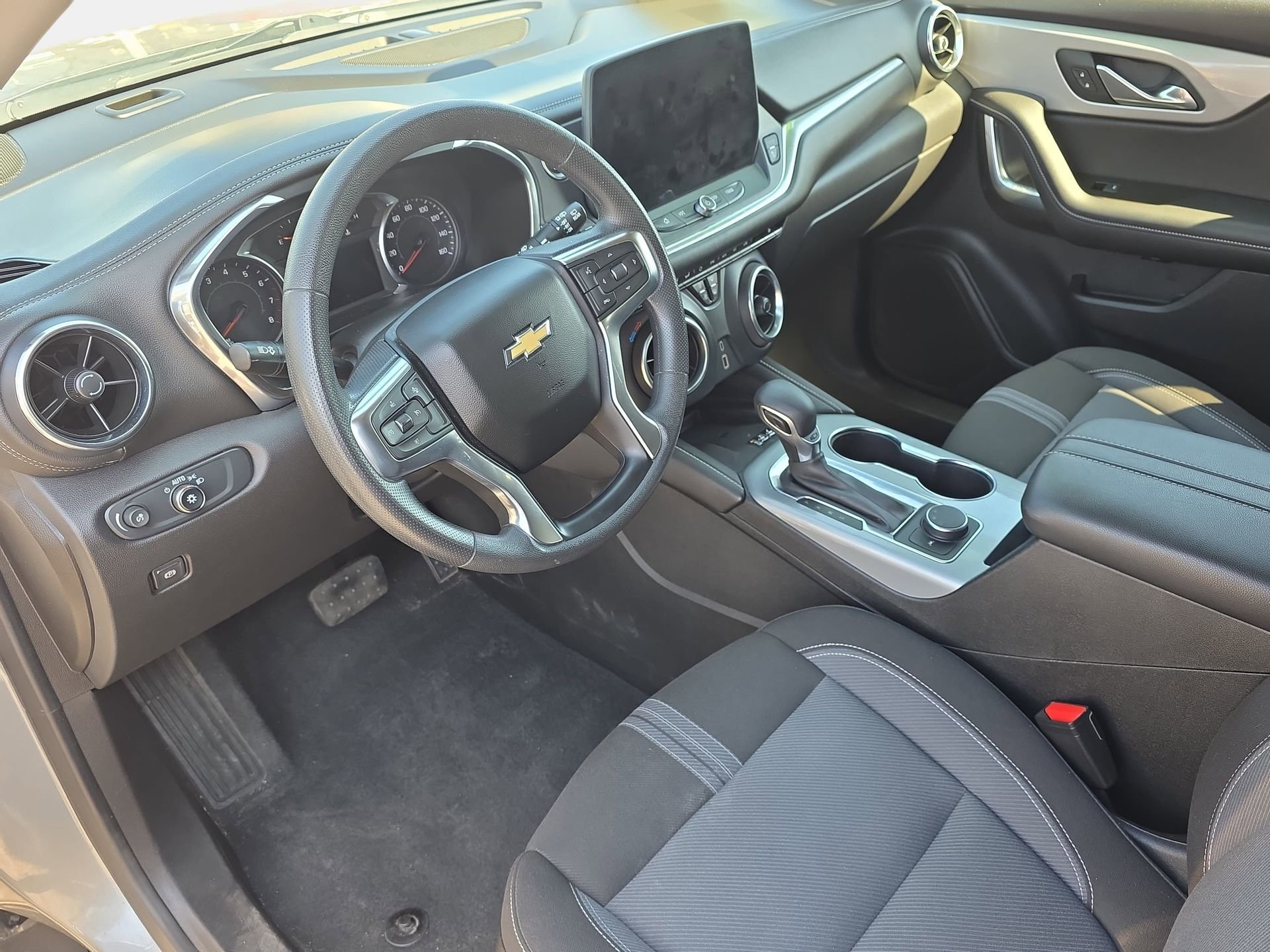 Used 2023 Chevrolet Blazer LT w/ Convenience Package image 16