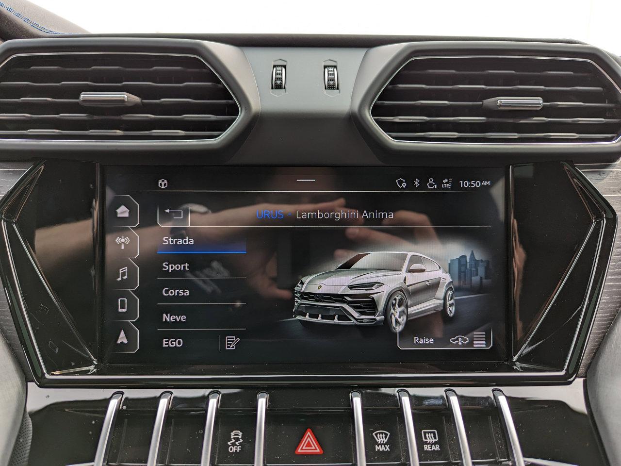 Used 2021 Lamborghini Urus image 19