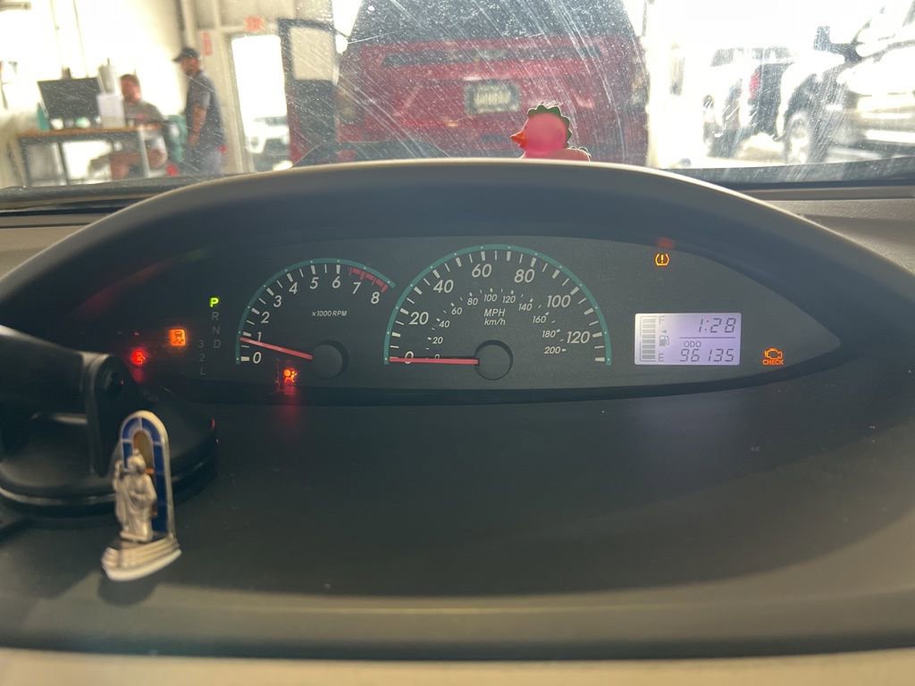 Used 2012 Toyota Yaris Sedan FWD image 7