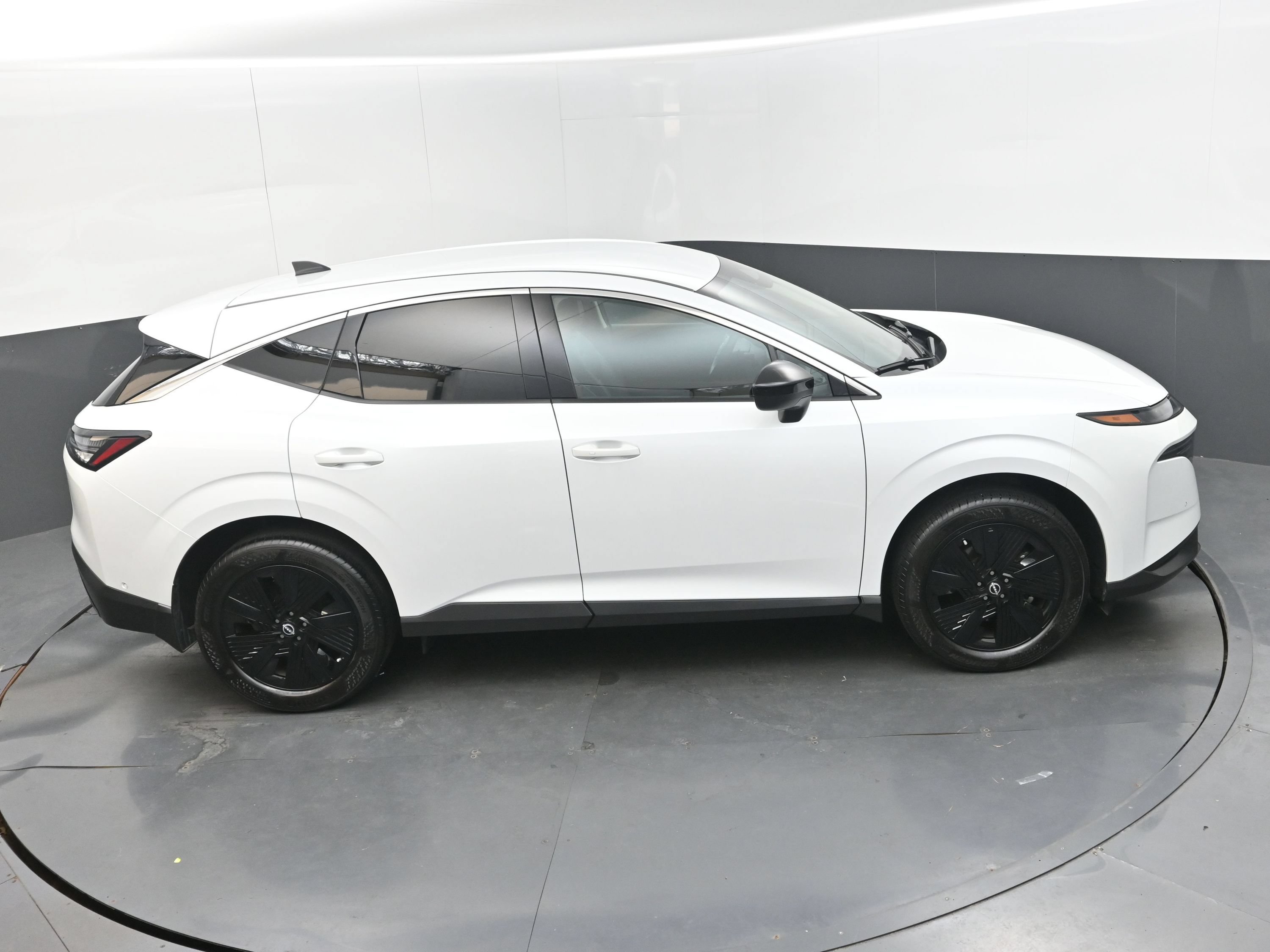 Used 2025 Nissan Murano SV FWD image 27