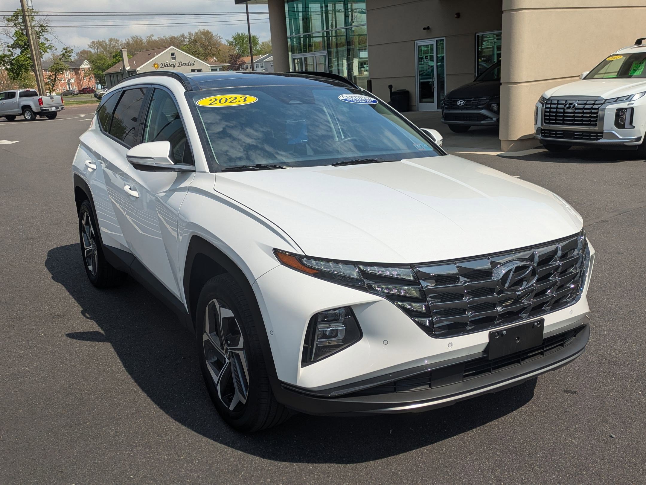 Certified 2023 Hyundai Tucson Limited AWD/4WD image 3