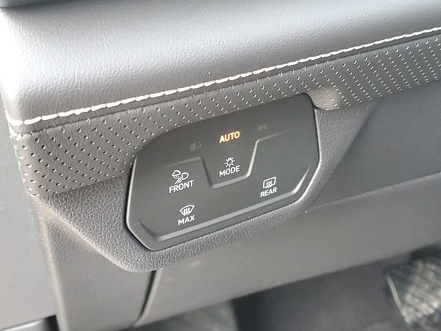 New 2026 Volkswagen Atlas Cross Sport SE AWD/4WD image 16