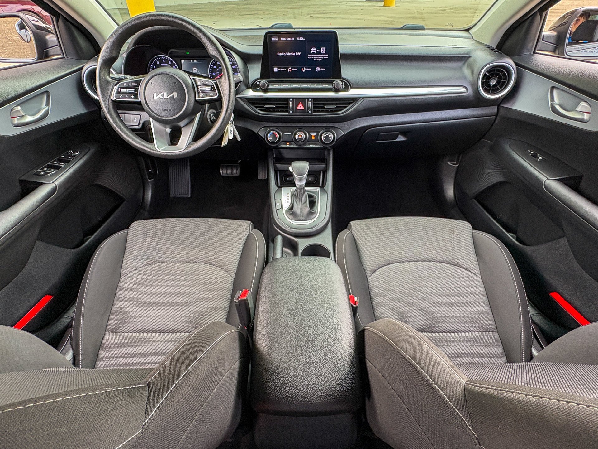Used 2024 Kia Forte LXS w/ LXS Technology Package FWD image 2