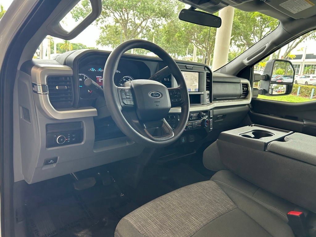 Used 2025 Ford F350 XLT AWD/4WD image 7