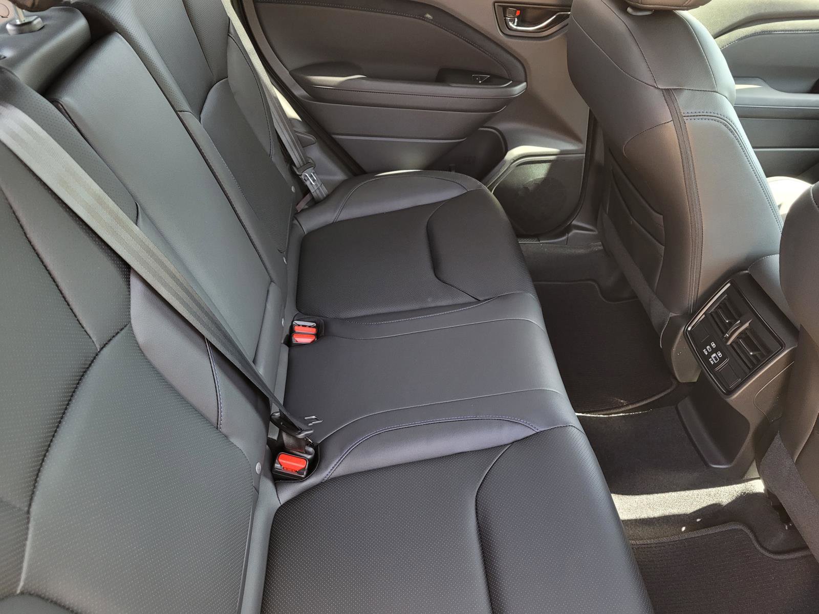 Used 2025 Subaru Forester Limited AWD/4WD image 12