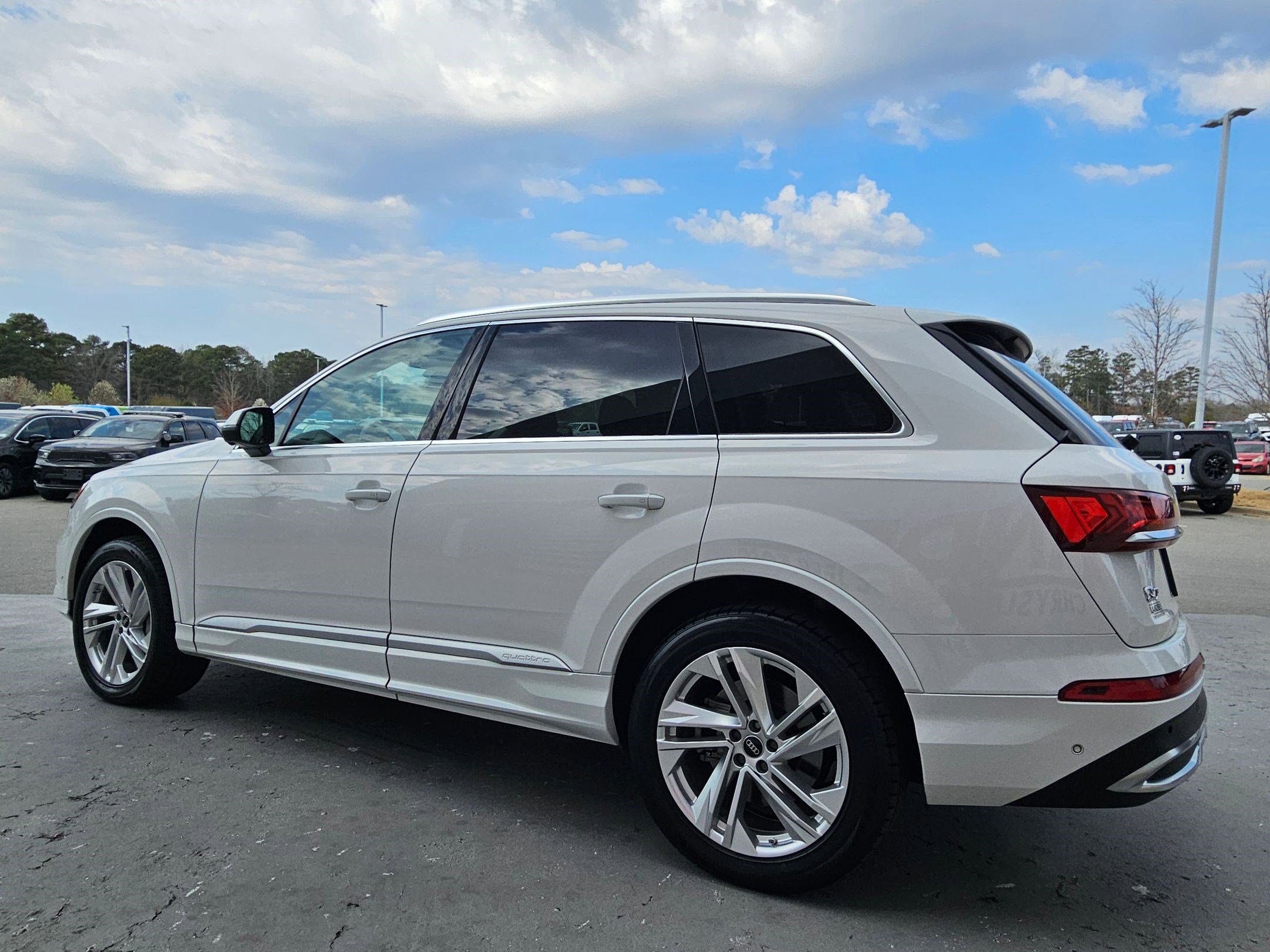 Used 2022 Audi Q7 Premium Plus image 5
