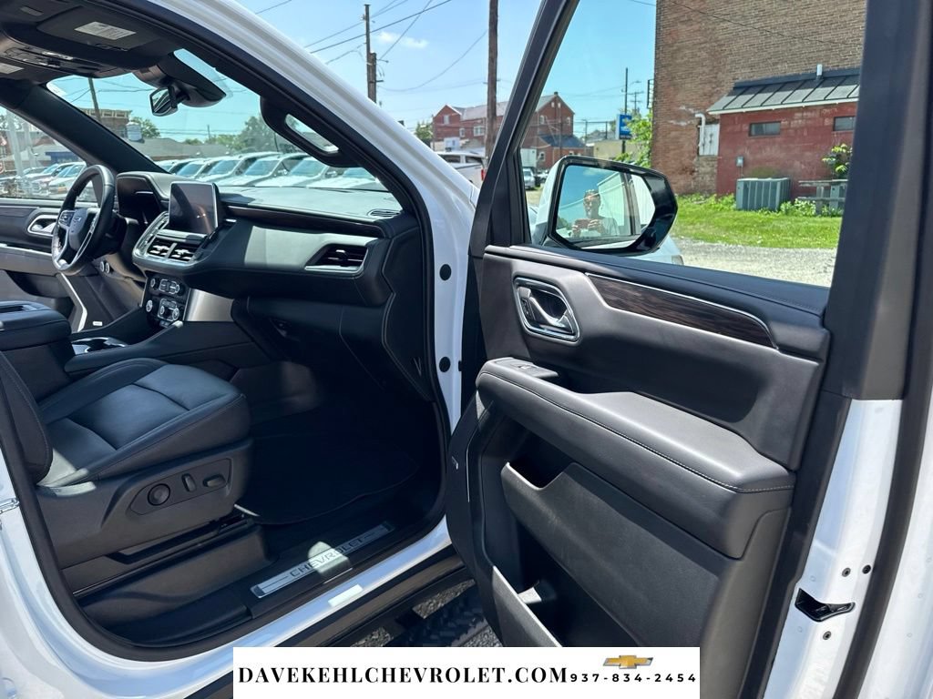 Used 2023 Chevrolet Tahoe Z71 w/ Luxury Package AWD/4WD image 30