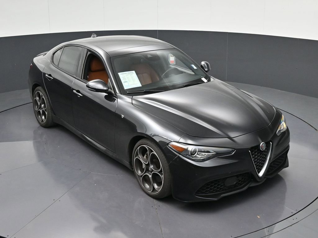 Used 2023 Alfa Romeo Giulia Ti RWD image 27