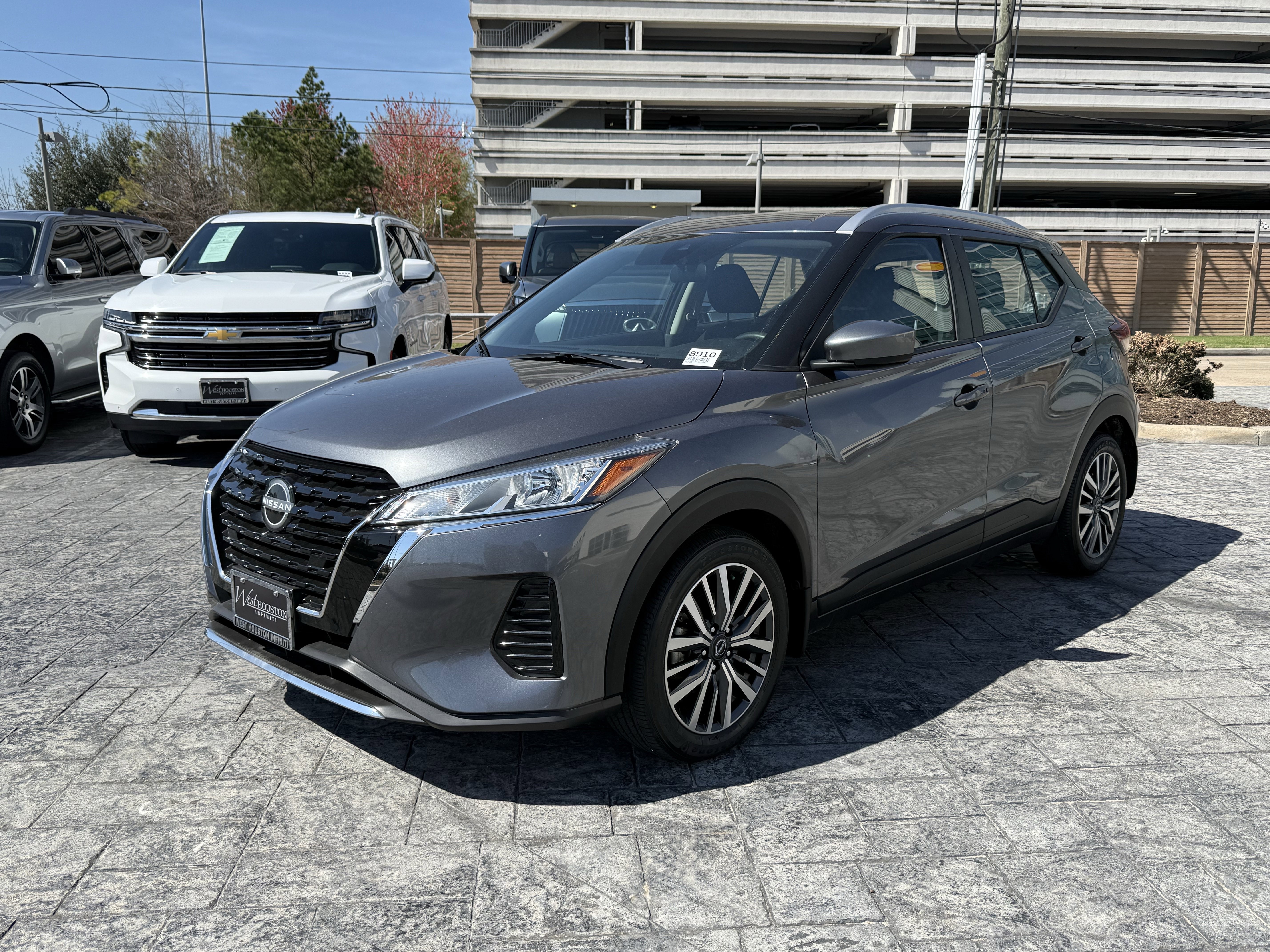 Used 2024 Nissan Kicks SV image 3