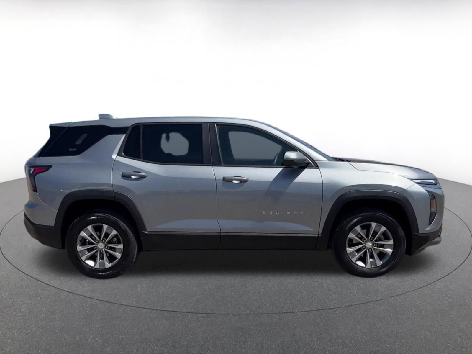 Used 2025 Chevrolet Equinox LT FWD image 16