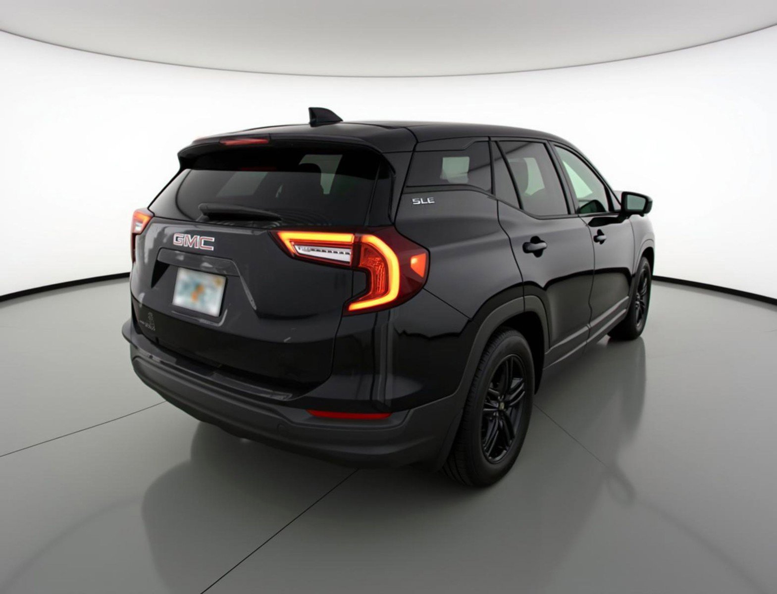Used 2024 GMC Terrain SLE FWD image 9