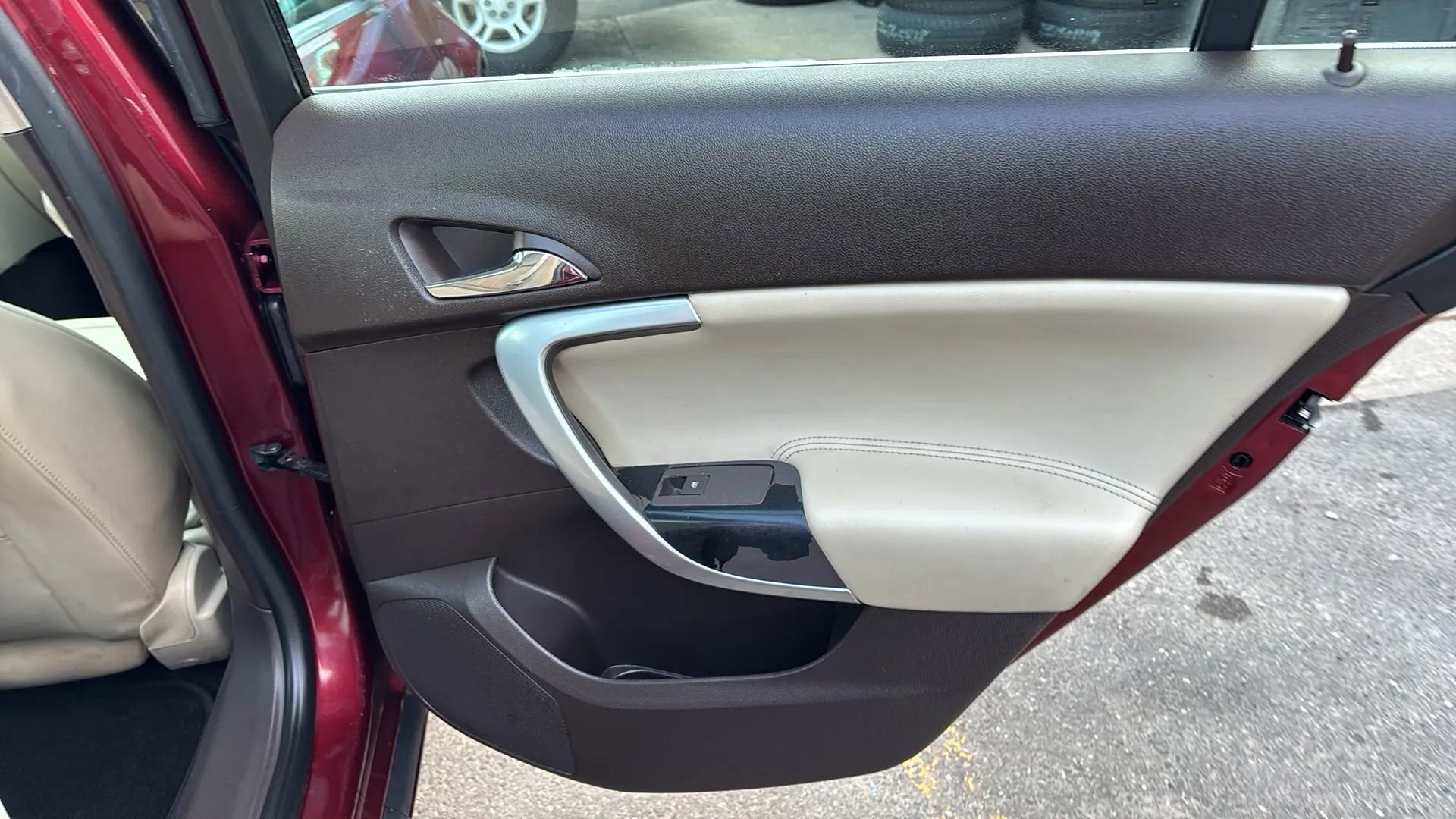 Used 2017 Buick Regal Sport Touring image 6