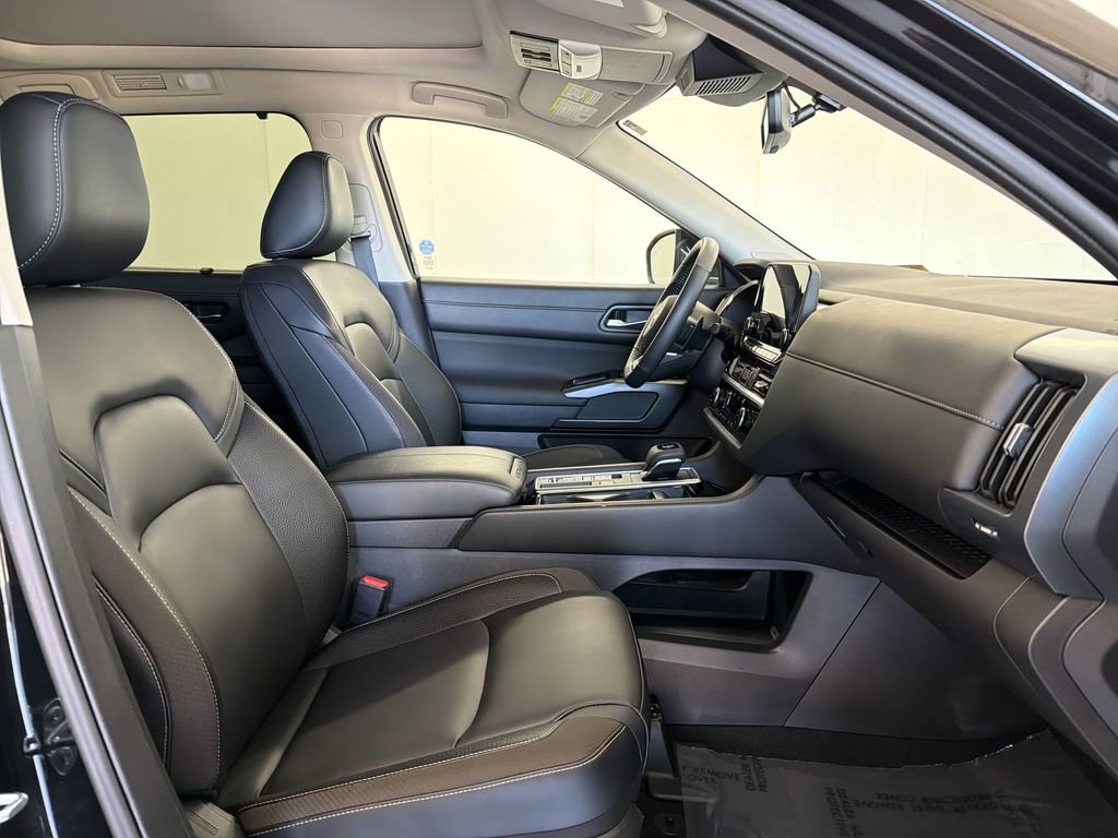 Certified 2025 Nissan Pathfinder SL w/ SL Premium Package FWD image 22
