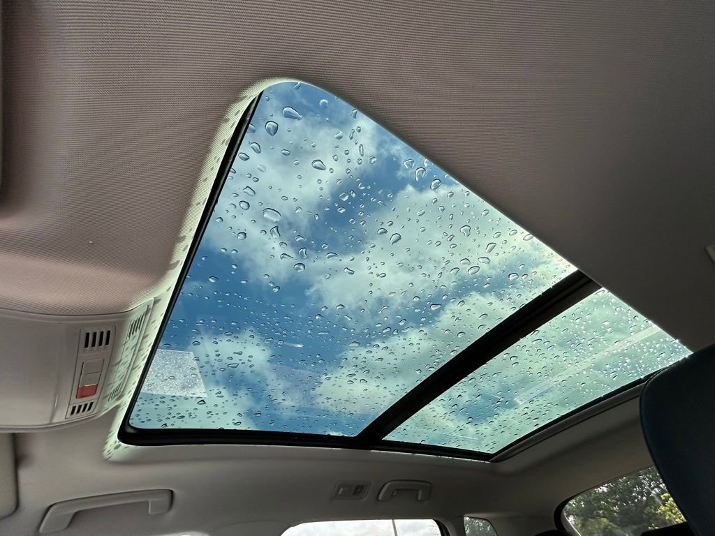 Used 2025 Volkswagen Taos SE image 26