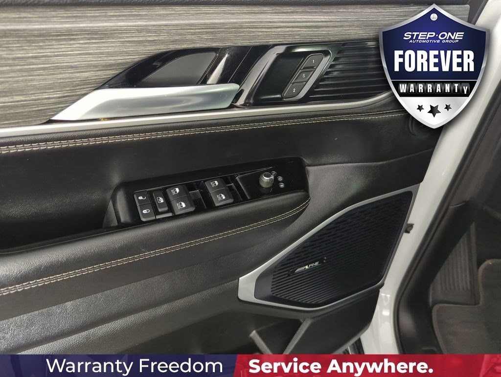 Used 2024 Jeep Wagoneer Series II w/ Flexible Seating Group RWD image 19