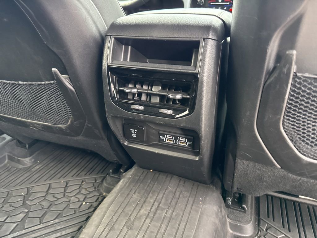 Used 2024 Jeep Grand Cherokee Altitude image 14