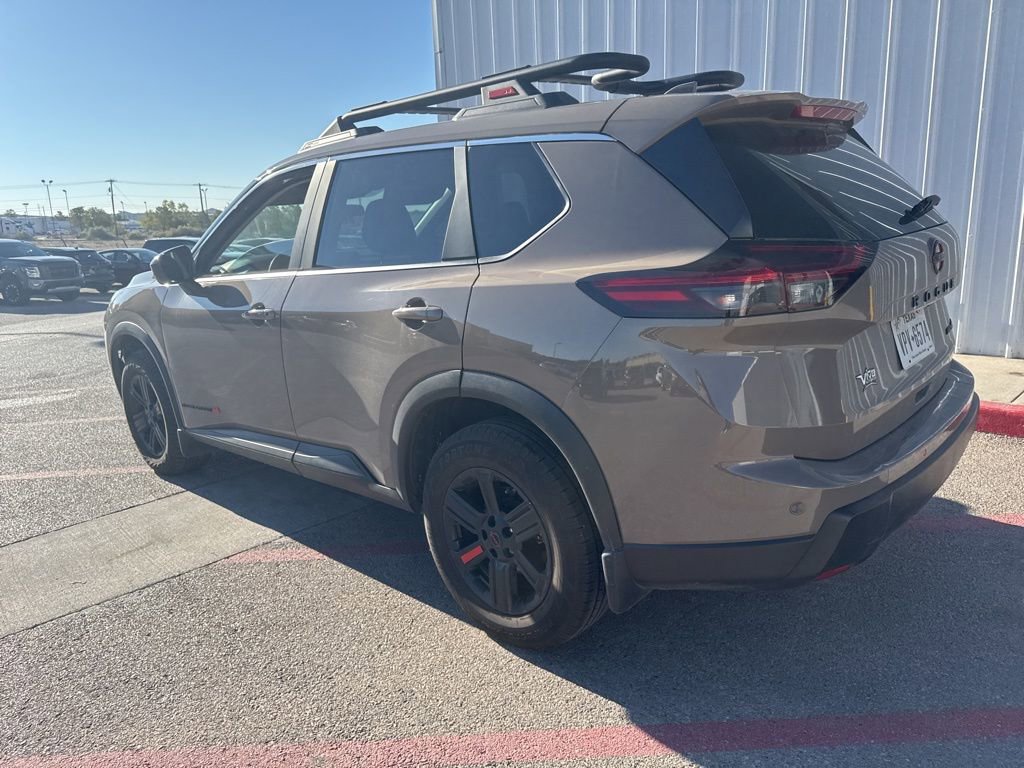 Used 2025 Nissan Rogue SV image 6