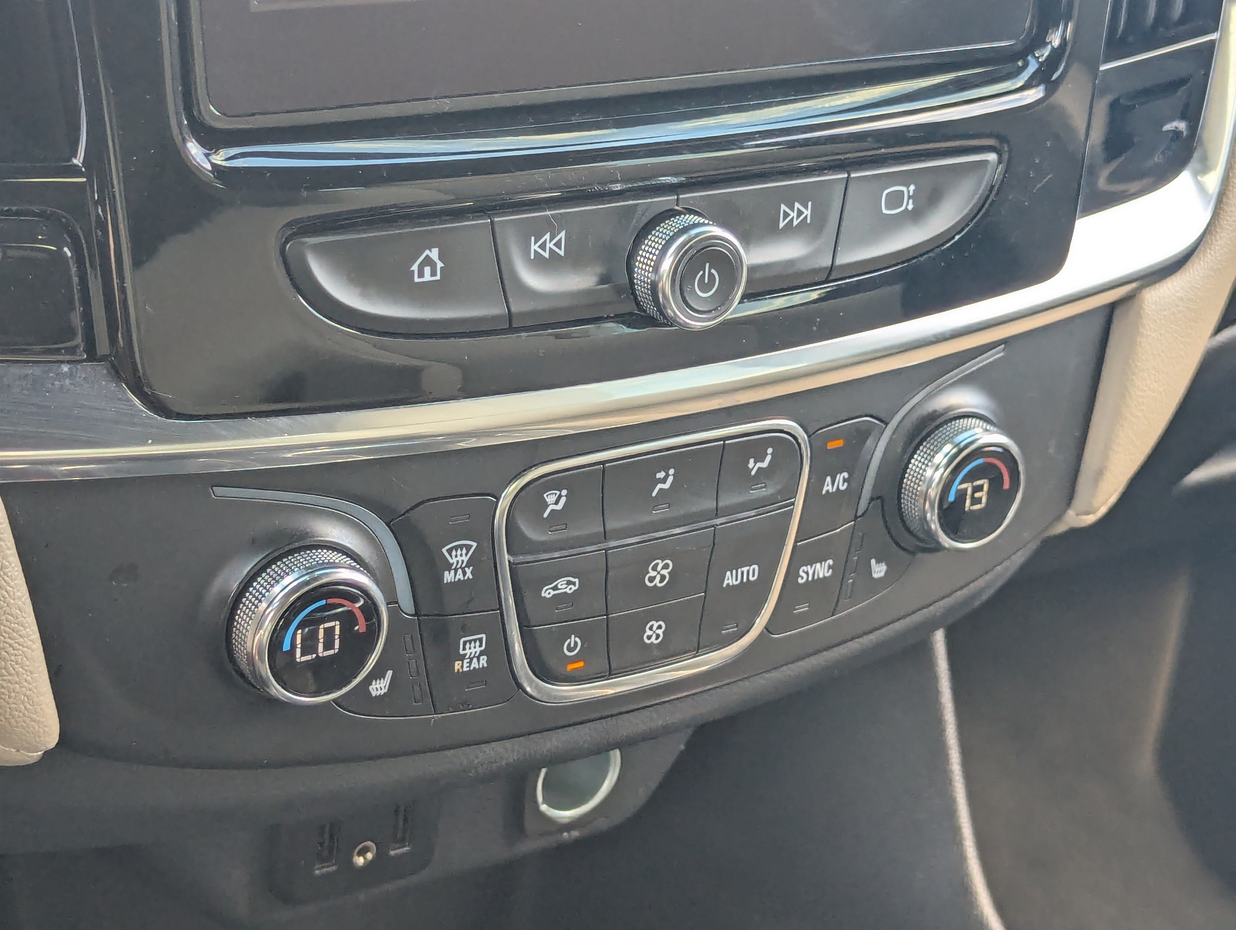Used 2023 Chevrolet Traverse LT AWD/4WD image 27