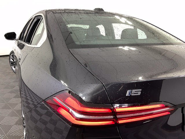Used 2025 BMW i5 xDrive40 w/ Premium Package AWD/4WD image 50