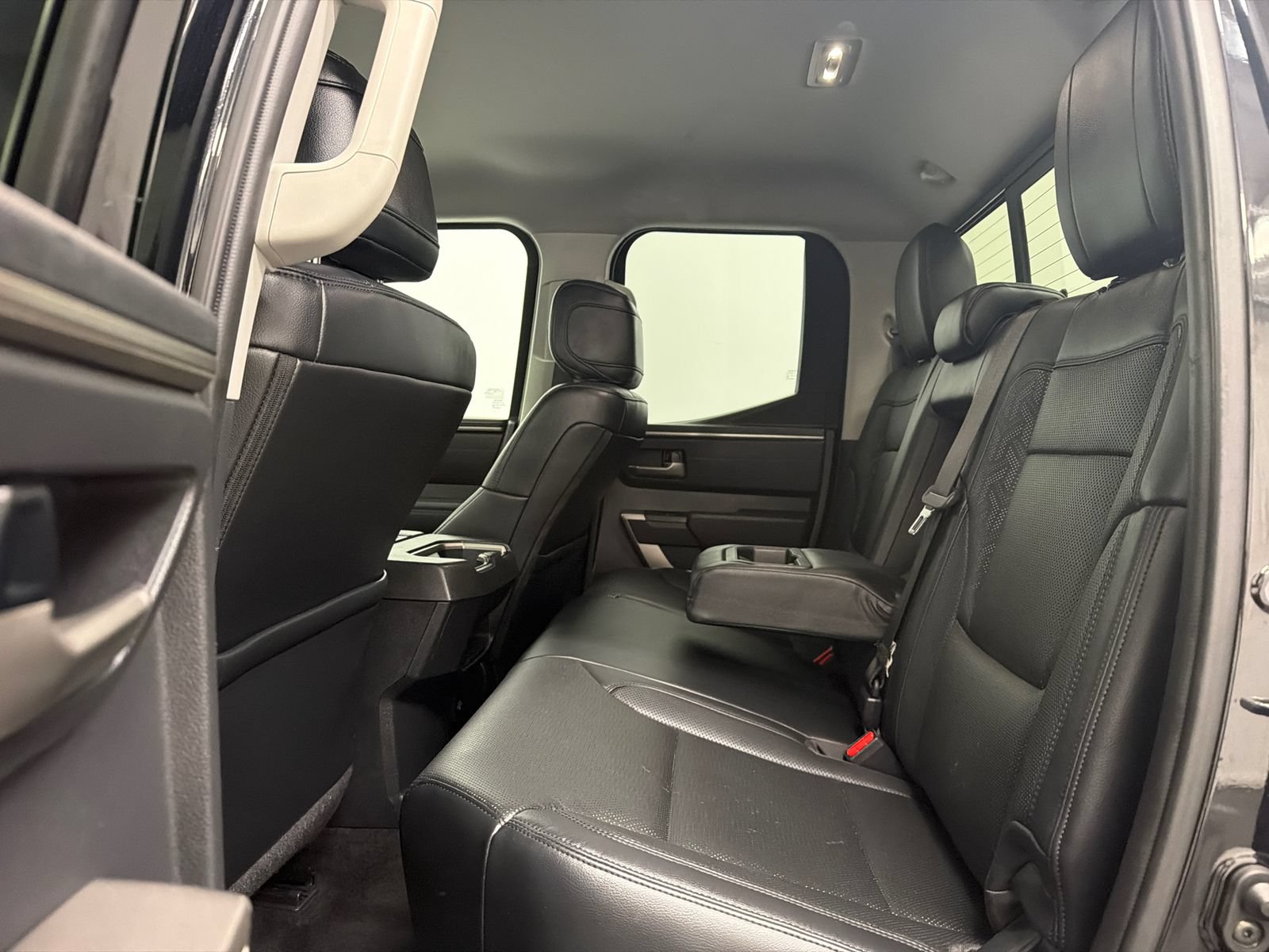 Used 2022 Toyota Tundra SR5 w/ SR5 Premium Package AWD/4WD image 17