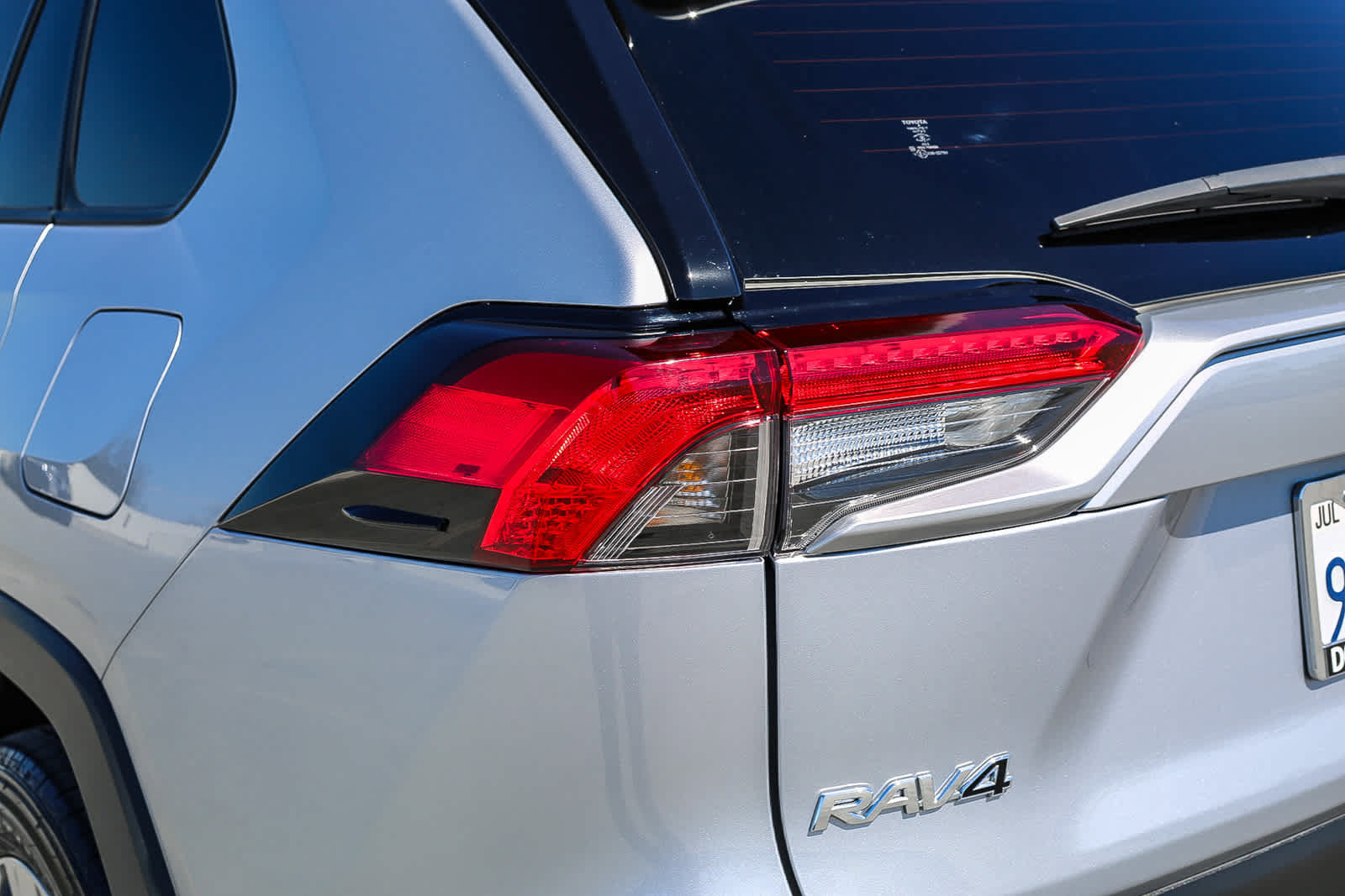 Used 2025 Toyota RAV4 LE AWD/4WD image 9