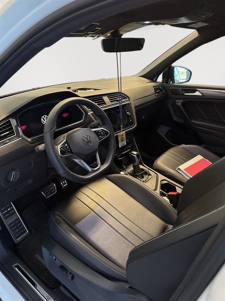 Used 2024 Volkswagen Tiguan SE R-Line