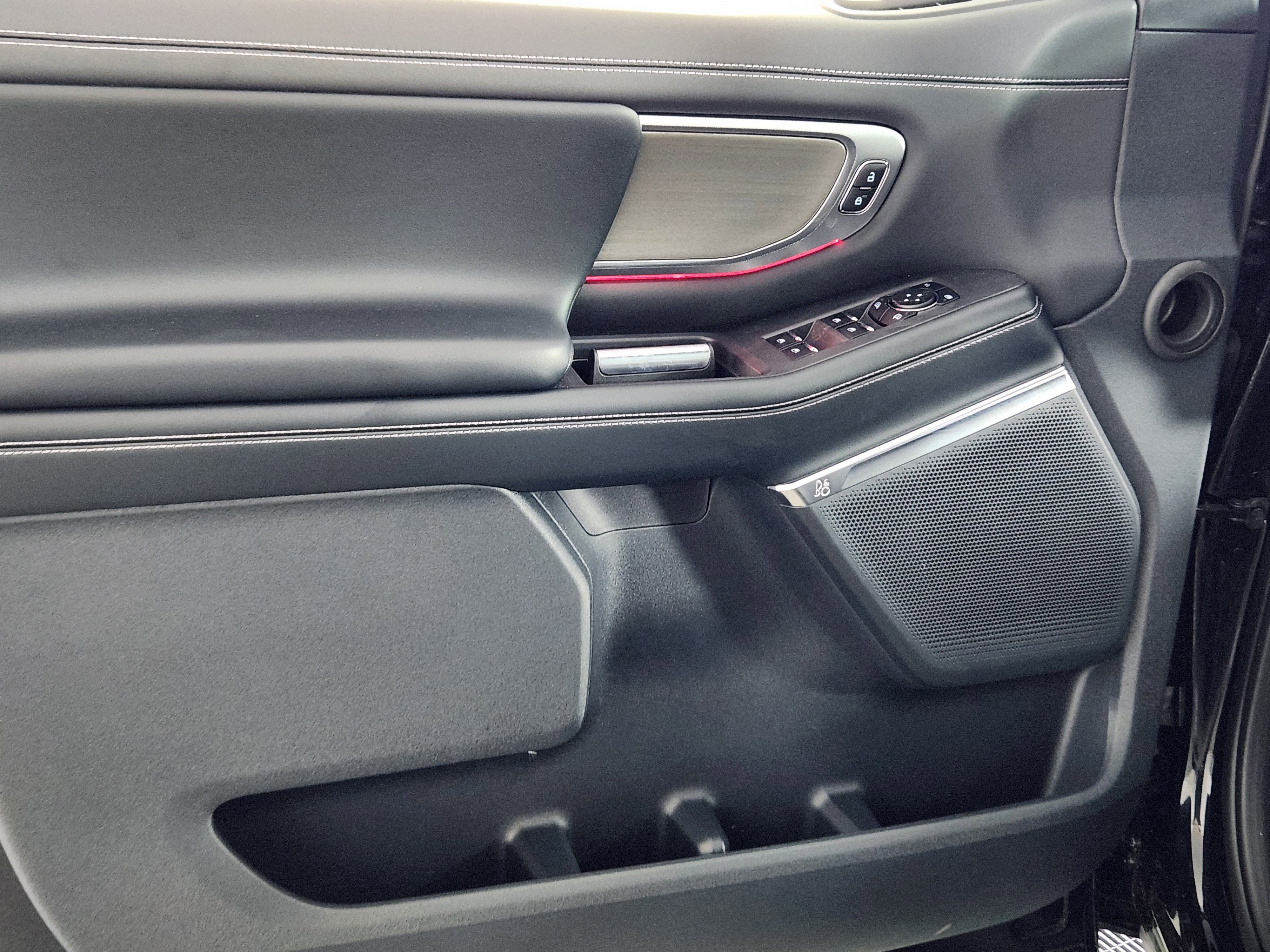 New 2026 Ford Expedition Platinum w/ Driver's Package AWD/4WD image 17