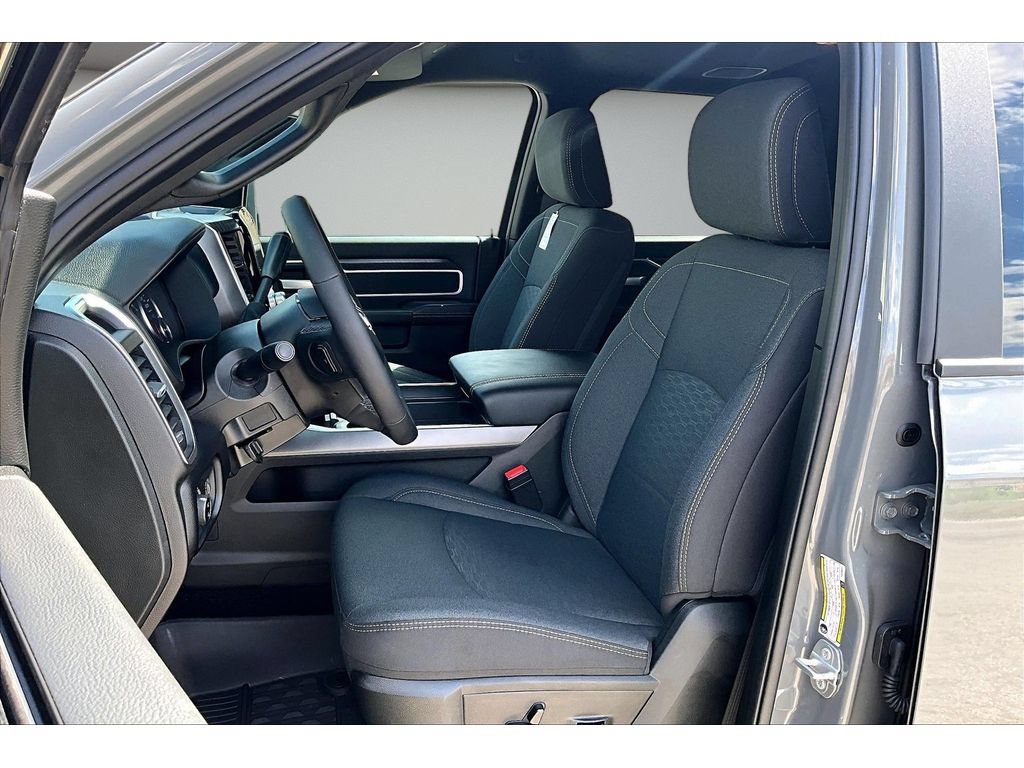 New 2026 RAM 3500 Big Horn AWD/4WD image 10