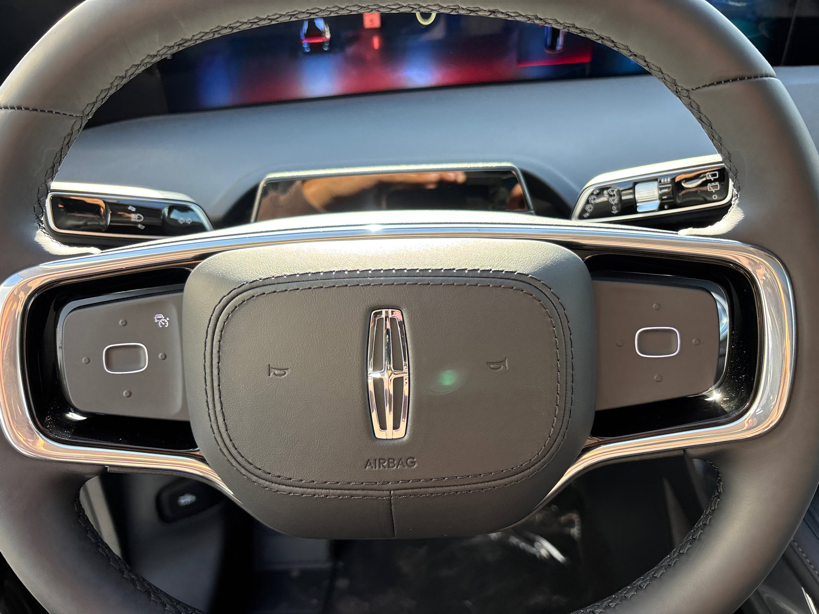 New 2026 Lincoln Nautilus Reserve w/ Jet Appearance Package image 16