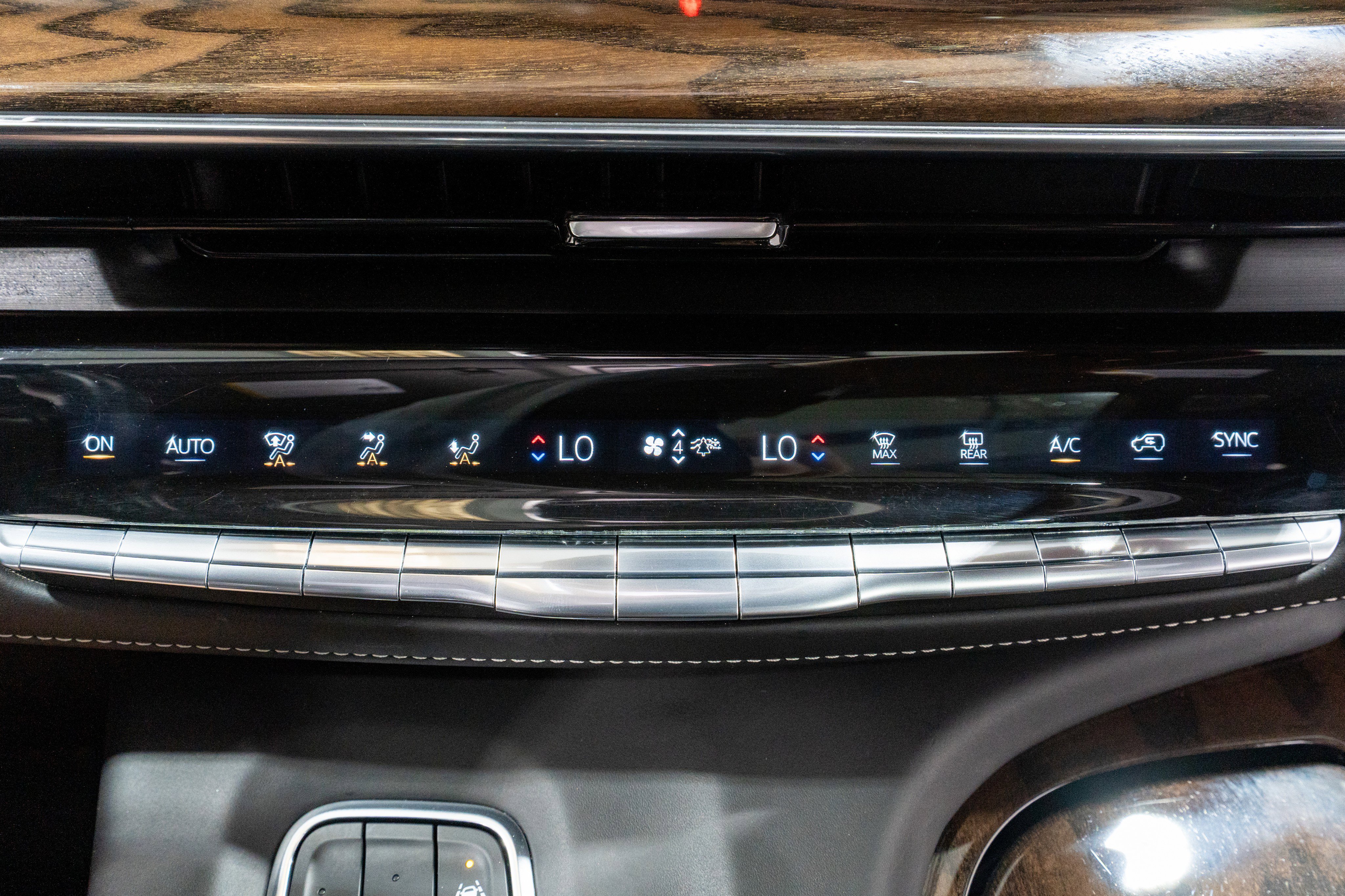 Used 2021 Cadillac Escalade Sport Platinum AWD/4WD image 23