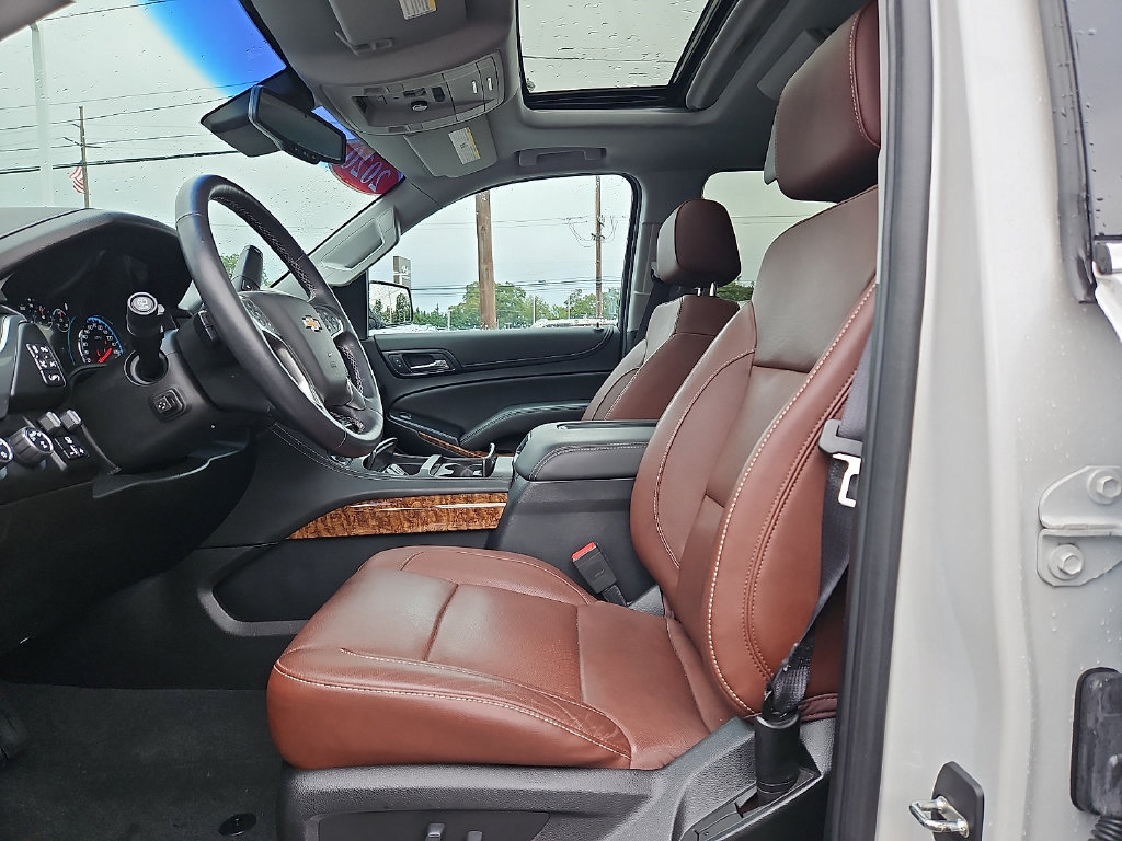 Used 2020 Chevrolet Tahoe Premier w/ Premier Plus Edition AWD/4WD image 17