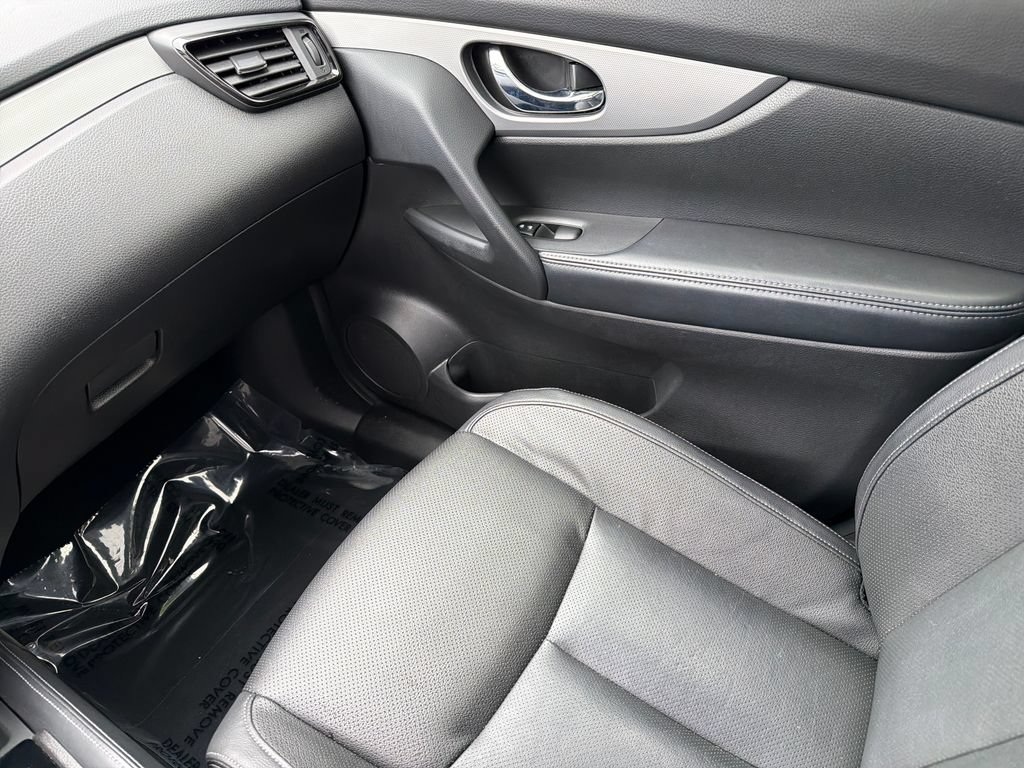 Used 2020 Nissan Rogue Sport SL w/ Premium Package FWD image 32