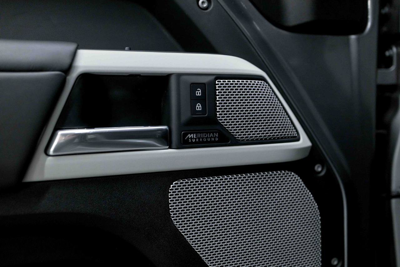 Used 2023 Land Rover Defender 130 SE image 39