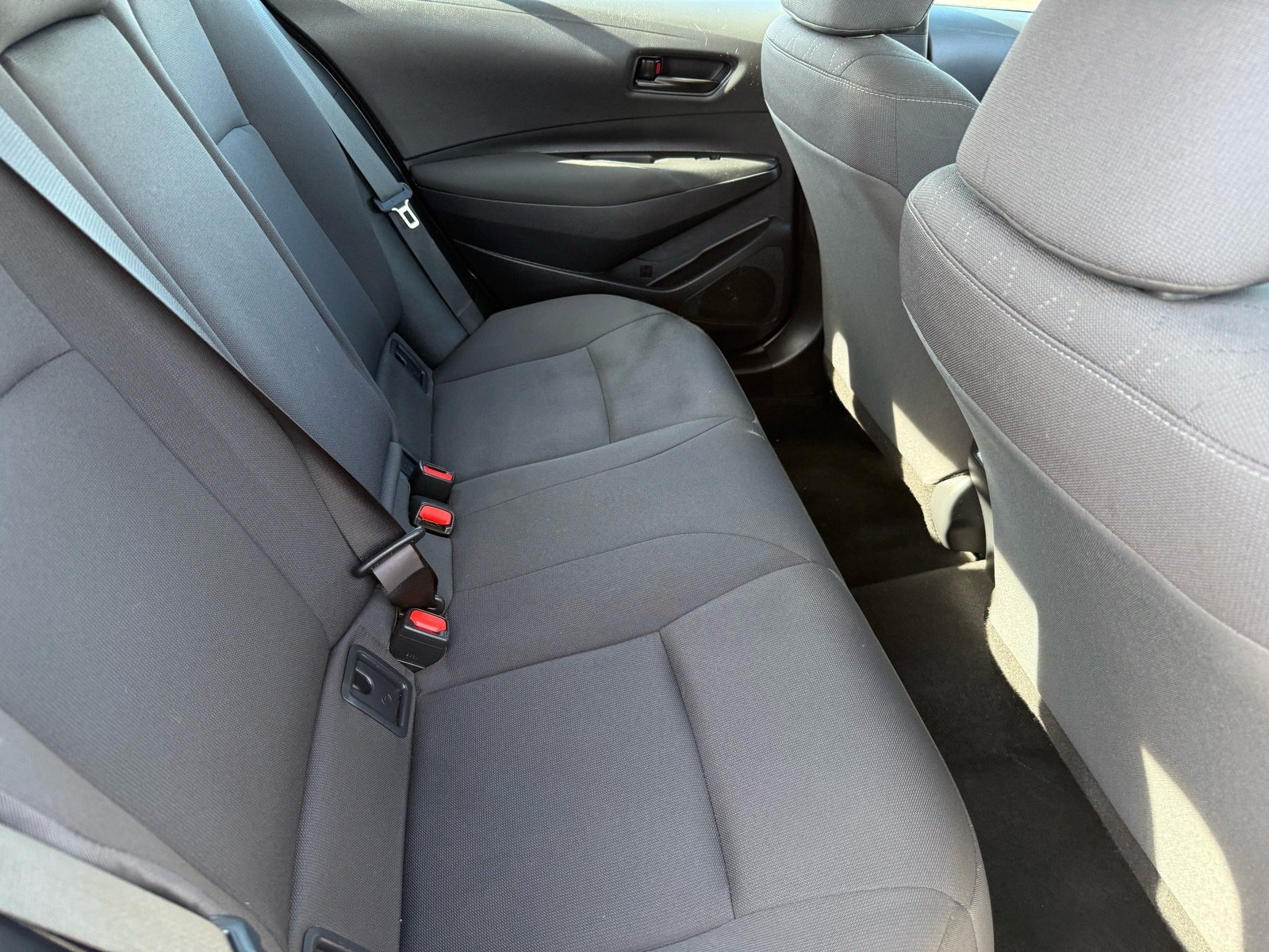 Used 2025 Toyota Corolla LE FWD image 28