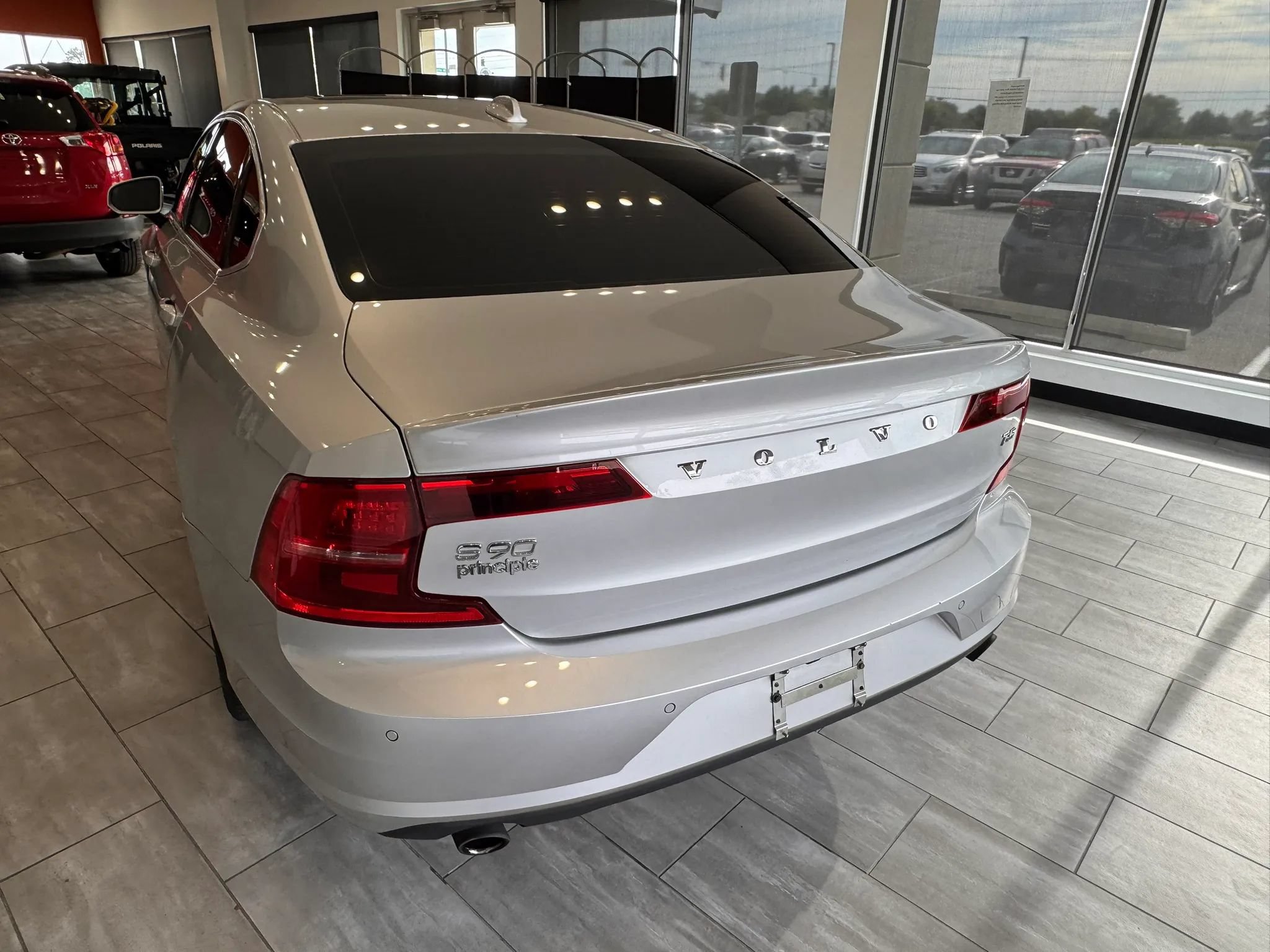 Used 2019 Volvo S90 T5 Momentum FWD image 18